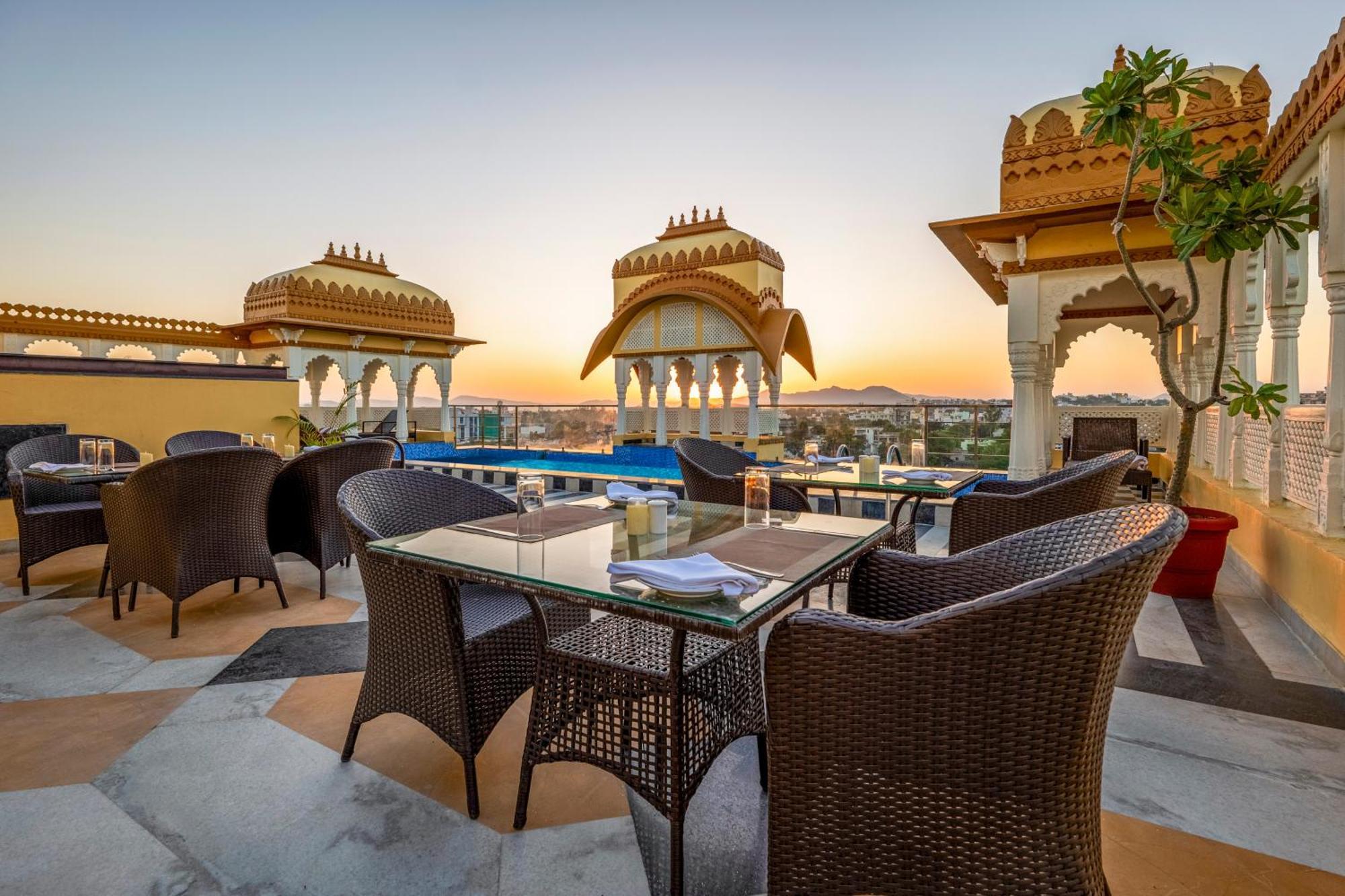 Hotel Sterling Balicha Udaipur Extérieur photo